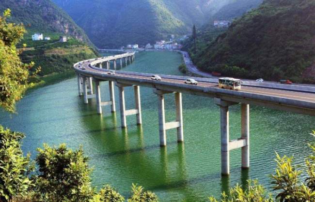 В Китае построили «экологическое шоссе»