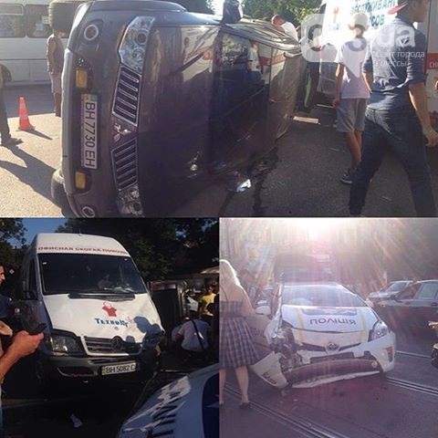 В Одессе произошло тройное ДТП с участием патрульного авто