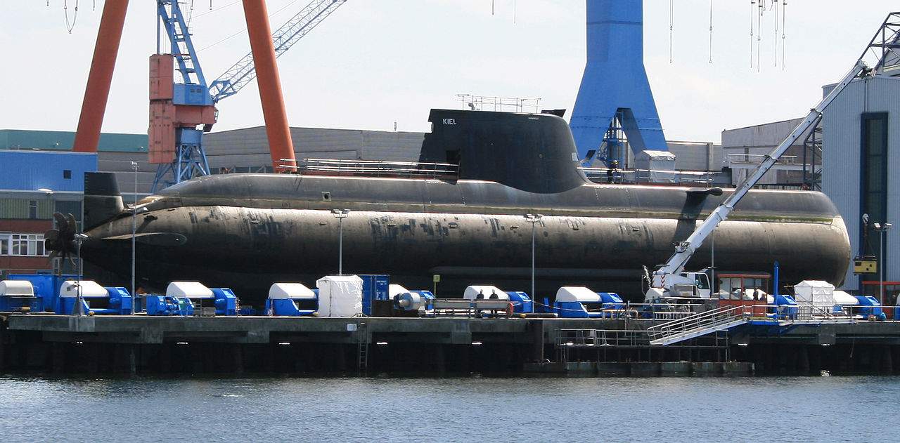 У берегов Великобритании в сети французского рыболовецкого траулера попала военная подводная лодка
