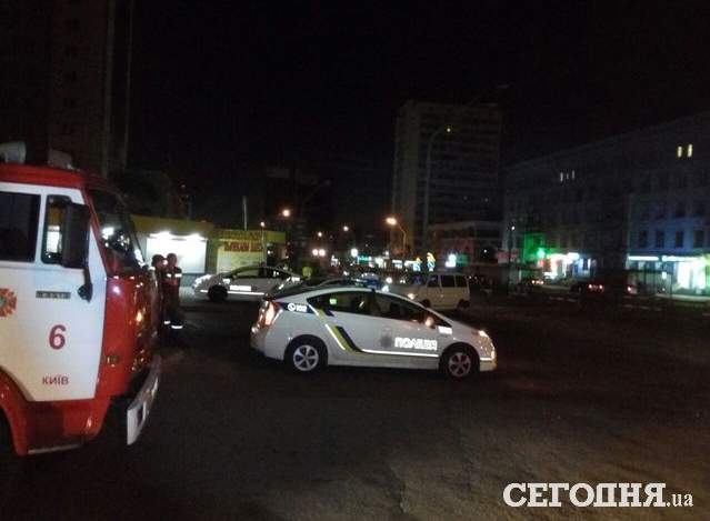 В Киеве пьяный водитель влетел в подземный переход