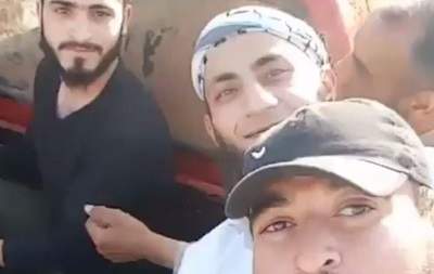 Сирийские повстанцы, отрезавшие голову ребенку заявили, что это была 