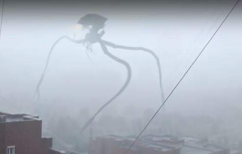 В Новосибирске очевидцы засняли инопланетное существо
