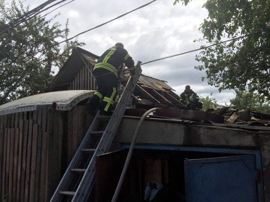 В Подольском районе Киева горел частный дом