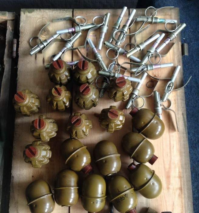 На Донбассе обнаружено два тайника с боеприпасами