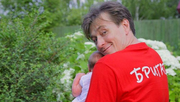 Сергей Безруков опубликовал трогательное фото с дочкой