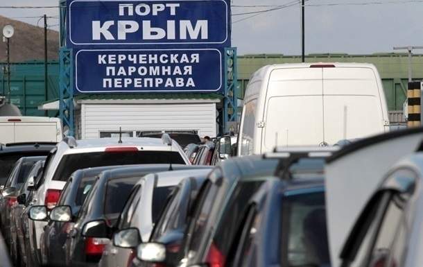 В Крыму водители уже третьи сутки не могут попасть на материк