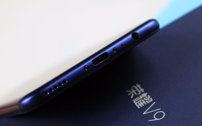 Huawei представила смартфон Honor V9