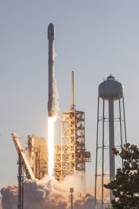 Использованная ракета Falcon 9 успешно слетала в космос и приземлилась