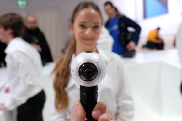 Samsung готовит новую камеру Gear 360 к дебюту Galaxy S8