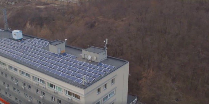 В жилом доме Киева начала работать солнечная электростанция
