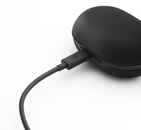 B&O Play представила беспроводные наушники с сенсорным управлением