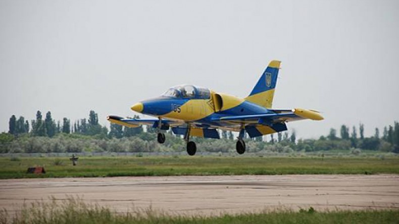 На Украине упал военный самолет
