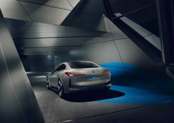 BMW представила конкурента Tesla Model S