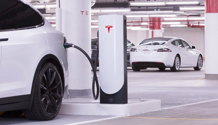 Tesla создала компактный Supercharger для города