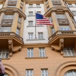 Посольство США: Флаги России спущены с уважением