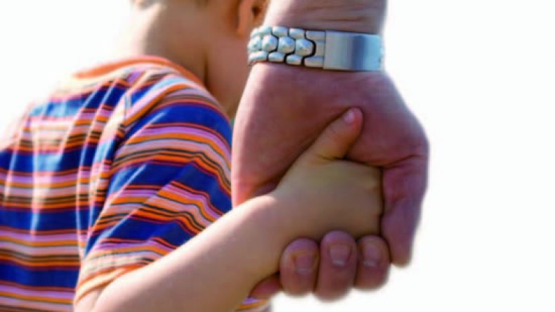 Верховный суд предложил лишать прав водящих детей в секты родителей