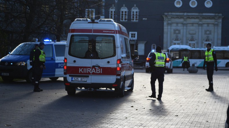 В центре Таллинна эстонец пытался убить двух полицейских