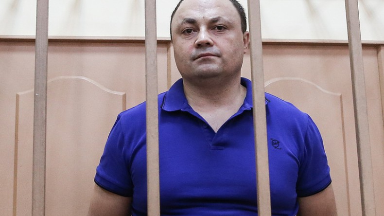 Обвиняемый в злоупотреблении полномочиями мэр Владивостока добровольно ушел в отставку