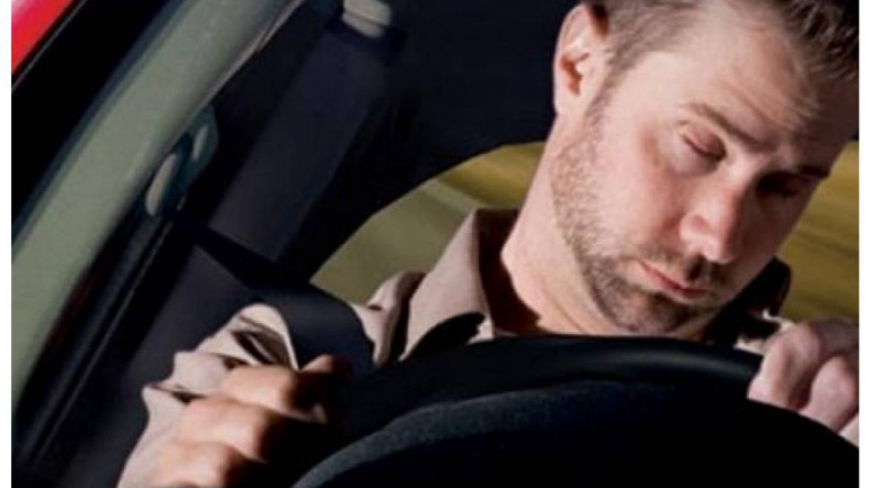 Ученые разработали кепку для водителей, которая не даст им заснуть за рулем