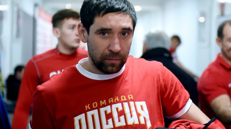 Дисквалифицированный за допинг Данис Зарипов подписал контракт с «Ак Барсом»