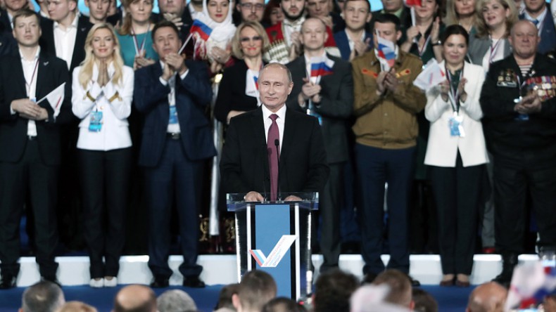 Путин: Россия должна ответить на исторические вызовы