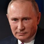 Путин пообещал ограничить коммуналку