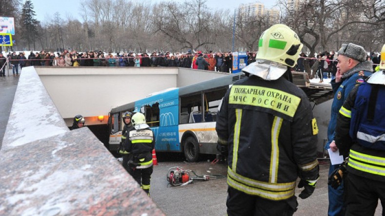 Водитель автобуса на Славянском бульваре не пытался тормозить