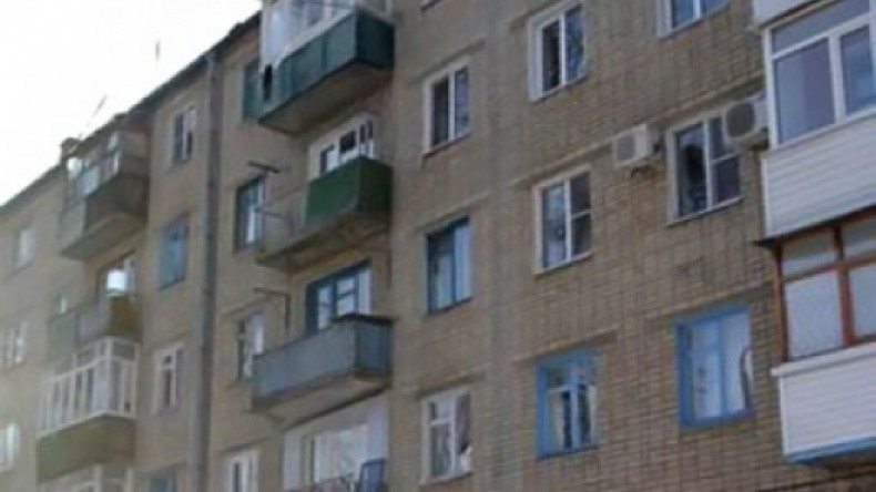 Курившую пенсионерку сдуло с балкона на Сахалине