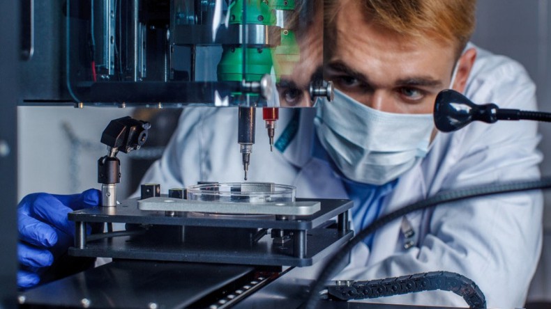 Ученые напечатали на 3D-принтере живые клетки ткани