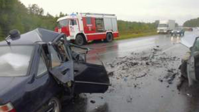 В крупной аварии на трассе в Югре погибли 10 человек