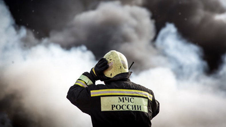 Десять рабочих погибли  при пожаре на складе в Новосибирской области