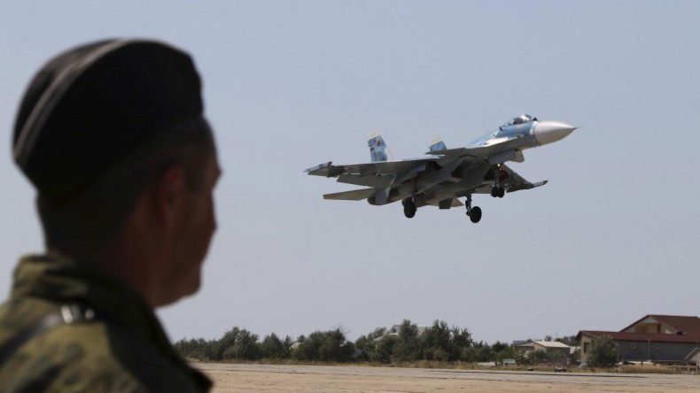 Российские военные погибли при обстреле авиабазы в Сирии