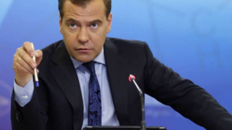Медведев поручил разработать предложения по поддержке кинодебютов