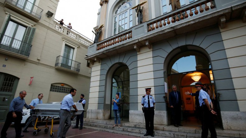 Останки Сальвадора Дали вновь захоронили в музее в Испании