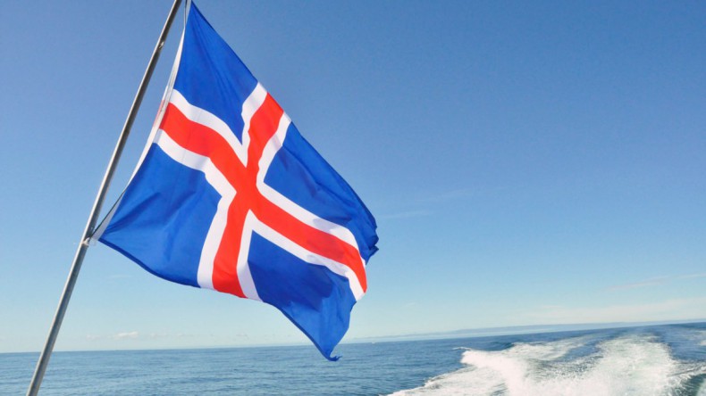 Исландия приостанавливает двусторонний диалог c Россией