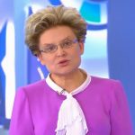 Елена Малышева заявила о необходимости отстреливать бродячих собак