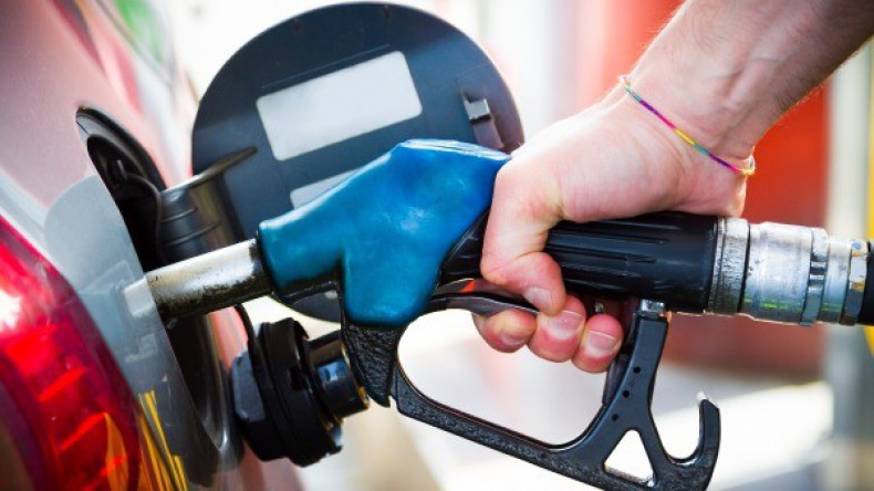 Три нефтяные компании получили предепреждения от ФАС за дефицит бензина