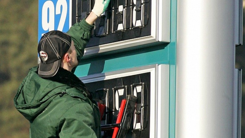 В мае цены на бензин выросли в среднем на 2 рубля