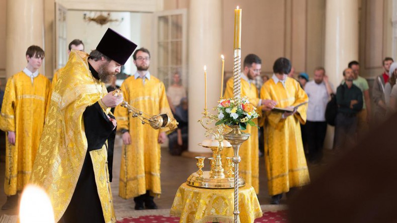 РПЦ хочет освободить священнослужителей от исполнения некоторых требований трудового законодательства