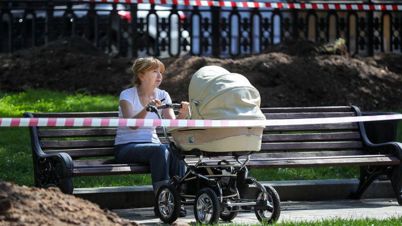 В России снизилась рождаемость