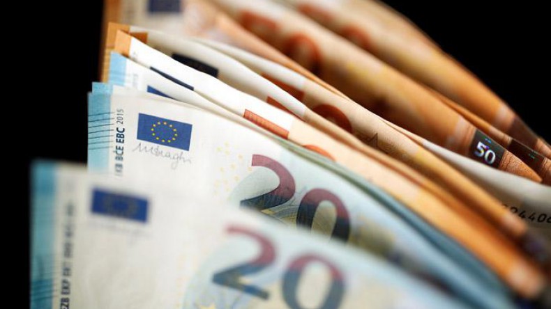 Курс евро побил апрельский рекорд