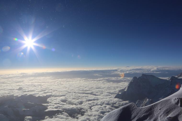 Россиянин Дмитрий Тертычный установил рекорд, покорив Эверест в 17 лет