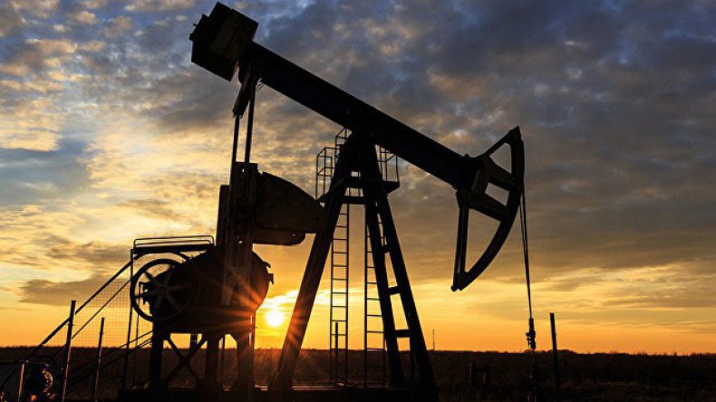Ценовые максимумы по нефти поддержат осенью курс рубля