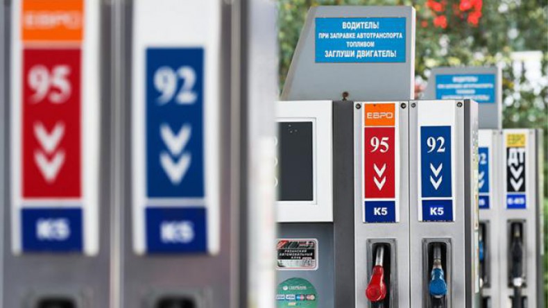 Нефтяники обратились к правительству с предложением поднять цены на бензин