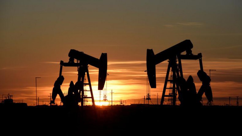 Нефть марки Brent рухнула ниже $65