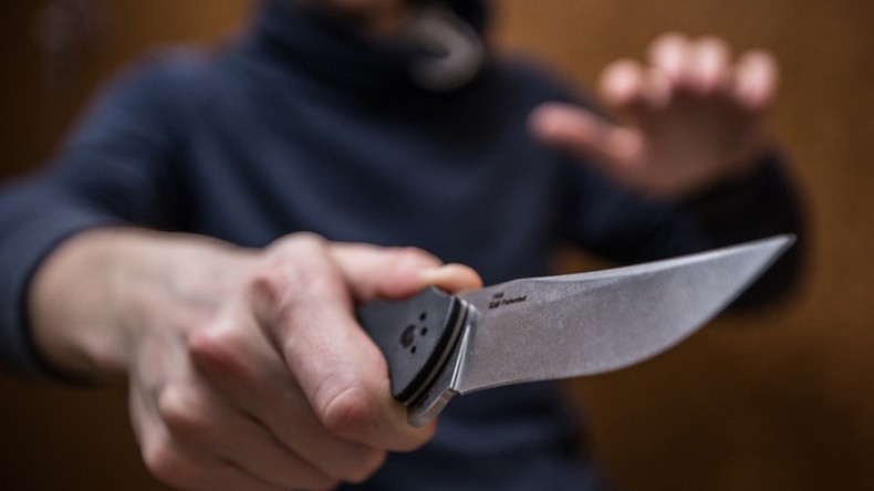 В Подмосковье полицейский напал с ножом на сотрудника прокуратуры