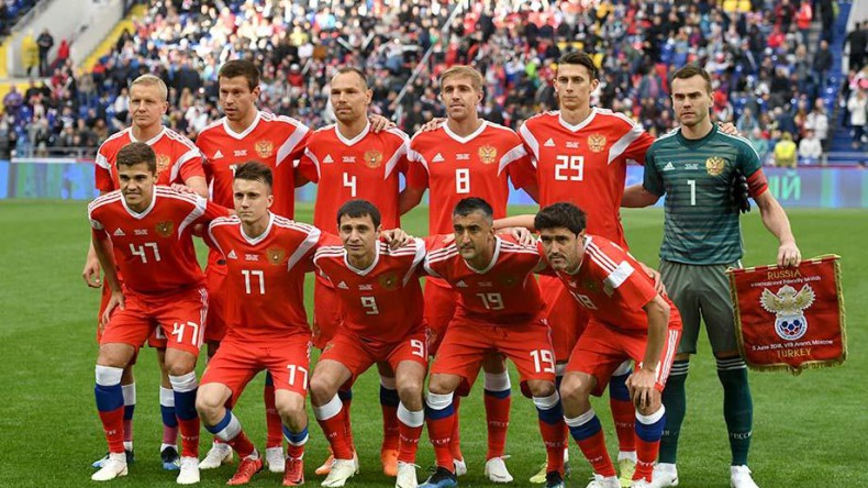 Сборная России по футболу опустилась с 48-й на 50-ю позицию