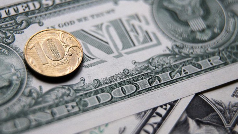 Сбербанк спрогнозировал падение курса рубля на 2019 год