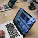 В США запретили брать на борт самолетов некоторые ноутбуки MacBook Pro