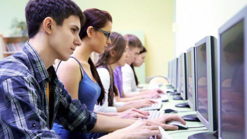 Компьютер для школьника: не более 35 минут в день